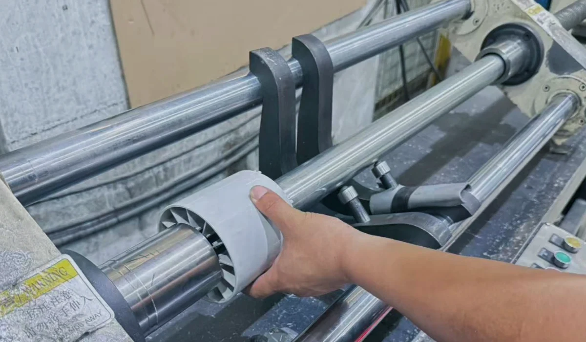PVC tapered sleeve assembly process for conveyor rollers